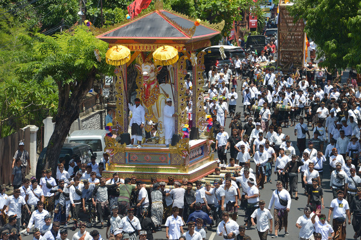 Ribuan Warga Hadiri Pelebon Permaisuri Raja Denpasar IX