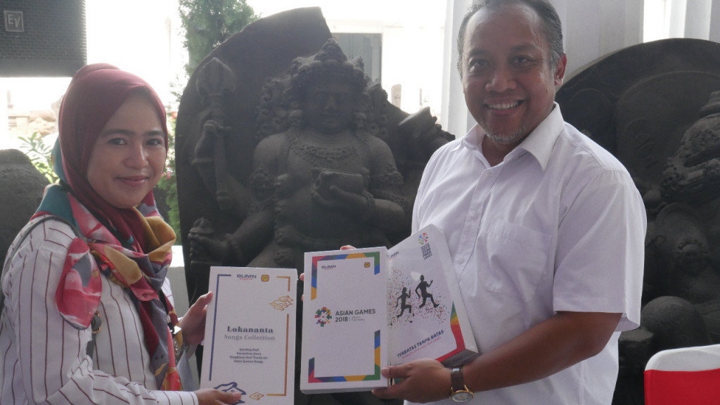 (kanan) Satrijo Sigit Wirjawan, Direktur Keuangan dan Produksi Perum Percetakan Negara Republik Indonesia (Foto: dok. PNRI)