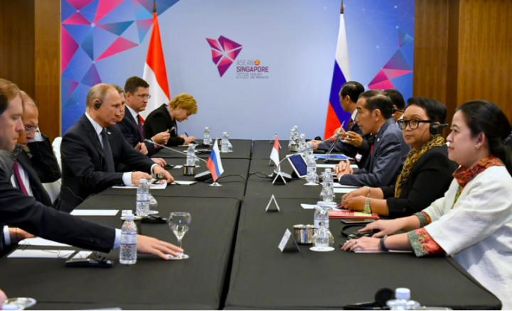 Jokowi Minta Putin Kampanye Positif Produk CPO Indonesia