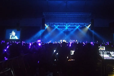 Jaz Buka Panggung Charlie Puth