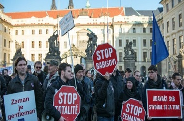 PM Republik Ceko Didesak Mundur