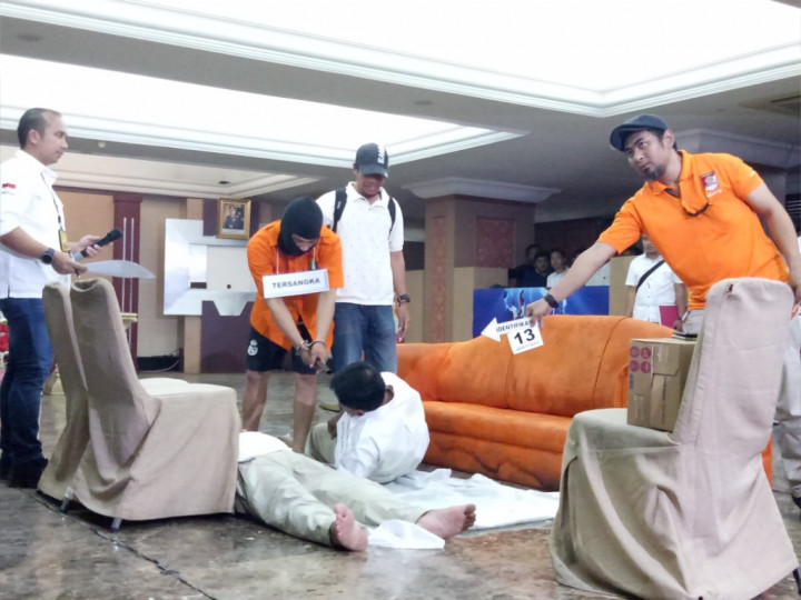 Adegan per Adegan Pembunuhan Satu Keluarga di Bekasi