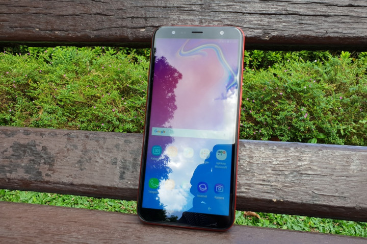Samsung Galaxy J6+ 2018, Cukup Menawan