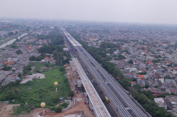 Menhub Hentikan Sementara Dua Proyek di Tol Jakarta Cikampek