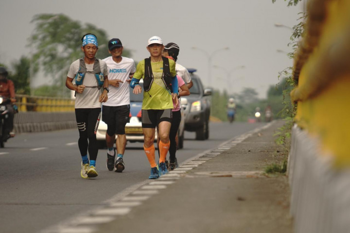 Pria Ini Lari Jarak Jauh Demi Kebangkitan Lombok dan Palu