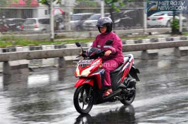 Antisipasi Hujan, Jangan Lupa Peralatan Wajib!