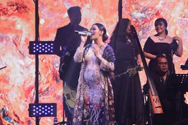 Tawa, Bunga, hingga Air Mata di Konser 