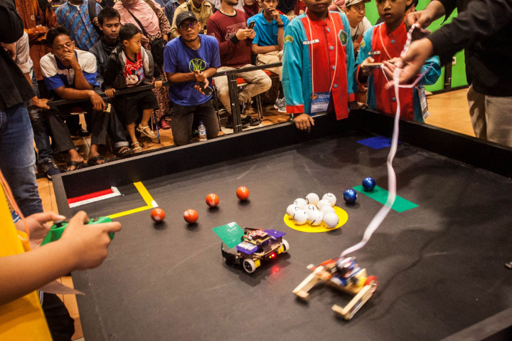 Antusias Peserta di Kontes Robot Pintar Yogyakarta