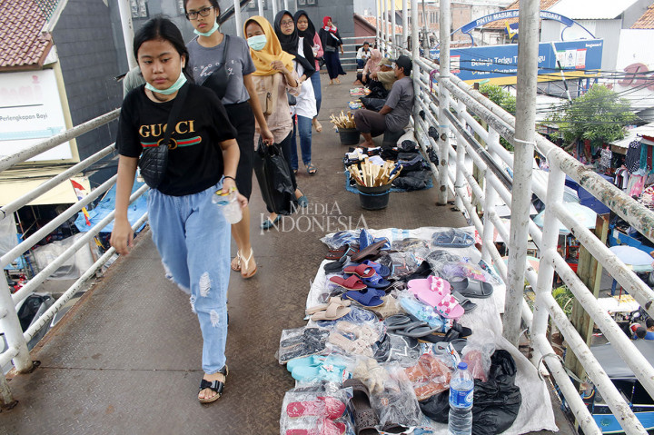 JPO Jatinegara Dipenuhi PKL