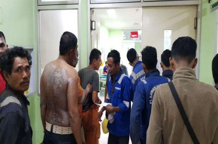<i>Airbag</i> Meledak, Puluhan Pekerja Galangan Kapal Terluka