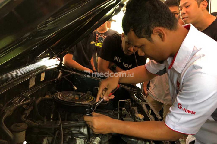 NGK Bekali Komunitas Jurnalis Ilmu Busi