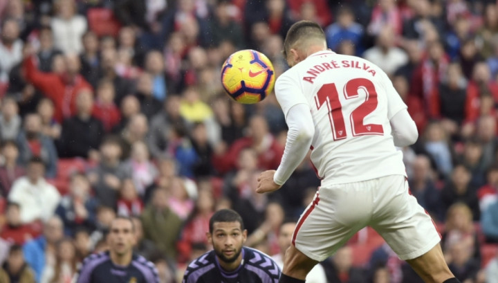 Sevilla Geser Barcelona dari Puncak La Liga Spanyol