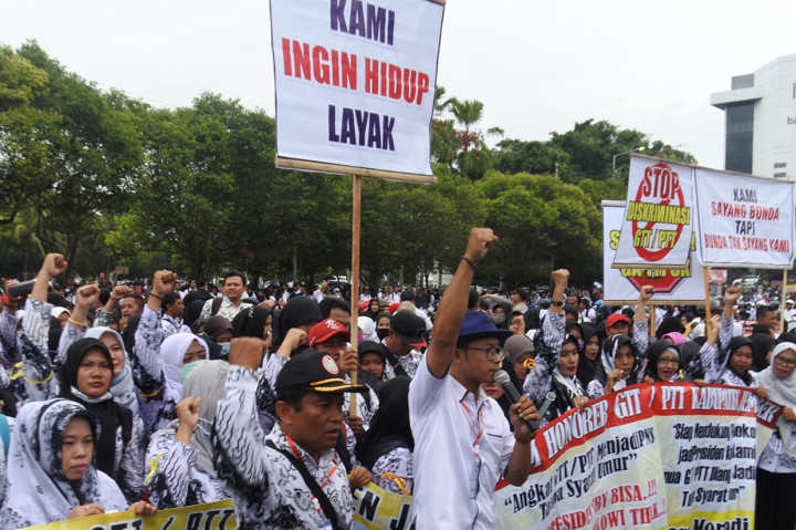 Ribuan GTT di Jember Demo Tuntut Peningkatan Kesejahteraan