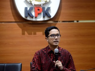 KPK Ancam Jemput Paksa Saksi Taufik Kurniawan