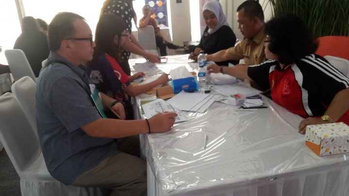 Warga Manfaatkan Perekaman KTP-el di Senayan