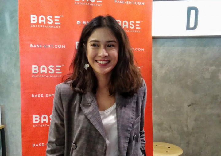 Bukti Dian Sastrowardoyo Serius Tekuni Dunia Balik Layar