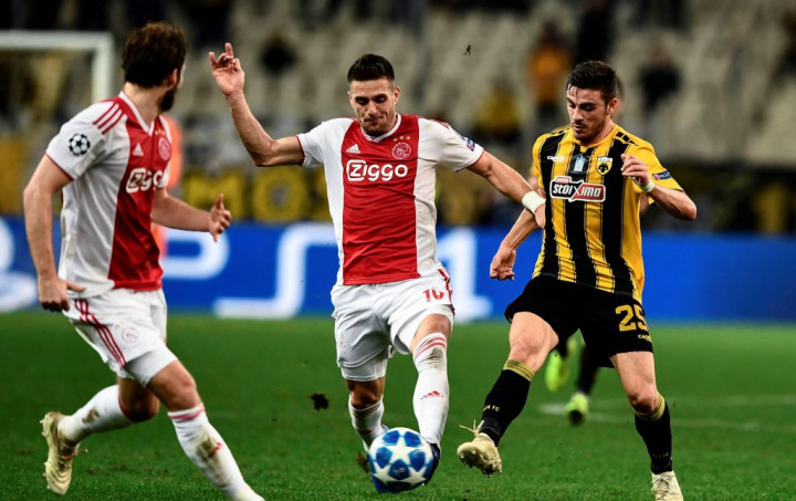 Sepasang Gol Tadic Antarkan Ajax ke Babak 16 Besar