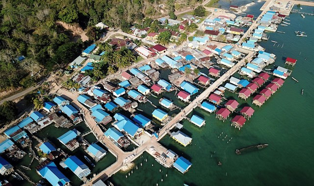 Rumah khusus nelayan suku Bajoe di Konawe, Sulawesi Tenggara. Selain untuk pondok pesantren dan perguruan tinggi, rumah khusus juga pemerinthan bangun bagi komunitas nelayan dan pekerja informal berpenghasilan rendah. Antara Foto/Jojon