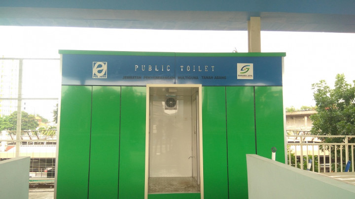 Pembangunan Toilet di <i>Skybridge</i> Rampung
