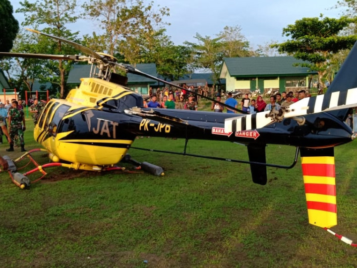 Helikopter Mendarat Darurat di Jeneponto Rusak Mesin