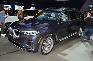 Intip SUV Bongsor BMW X7 di LA Auto Show