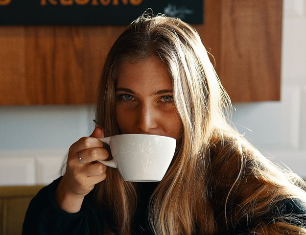 Ini Alasan Banyak Orang Lebih Suka Kopi dan Teh