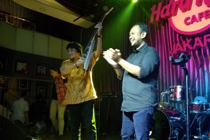 Gitar Bertanda Tangan Megadeth Terjual Rp150 Juta dalam Lelang Amal