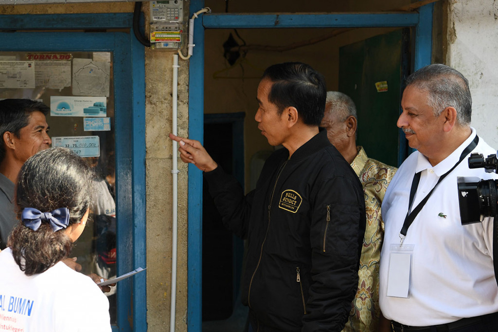 Presiden Tinjau Pemasangan Listrik Warga Prasejahtera Bogor