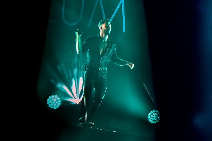 Calum Scott Hipnotis Ribuan Penonton