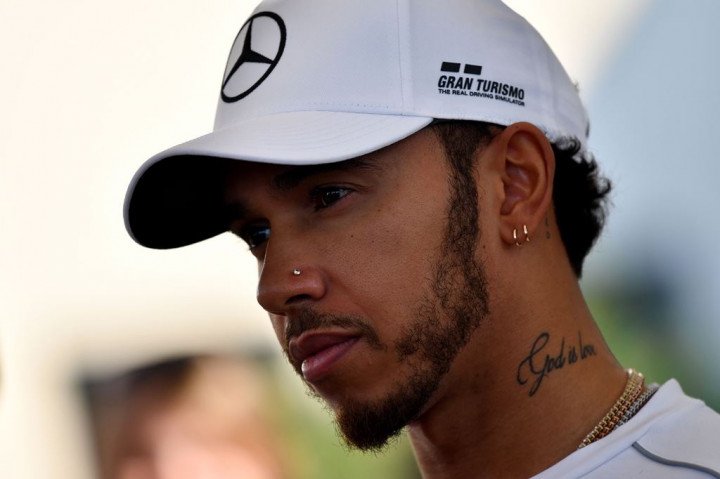 Hamilton Alami Kecelakaan saat Menjajal Superbike
