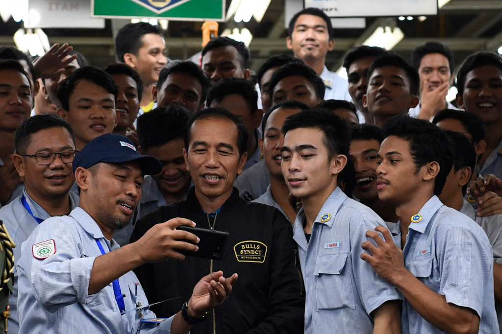 Jokowi Lepas Ekspor Motor Yamaha