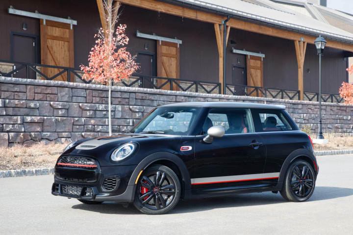 MINI Kini Punya John Cooper Works Edisi 'Sang Ksatria'