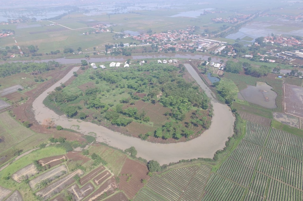 Pantauan dari udara danau tapal kuda atau oxbow di Bojongsoang, Kabupaten Bandung, yang terkoneksi dengan Sungai Citarum, dok istimewa