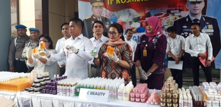 Polisi Bongkar Kosmetik Palsu di Jatim