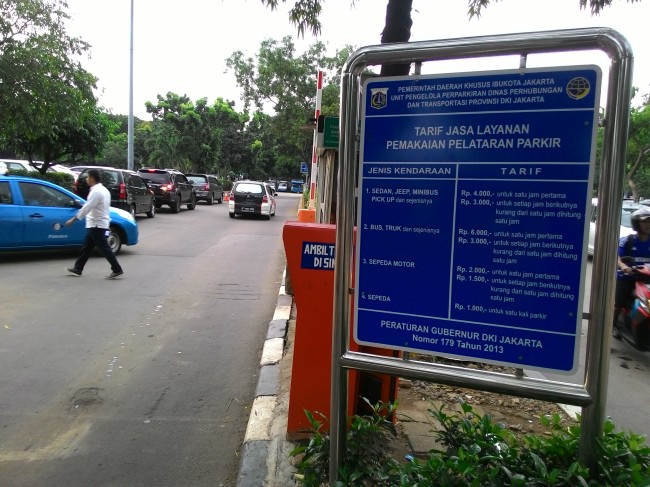 DKI Masih Mengkaji Penaikan Tarif Parkir