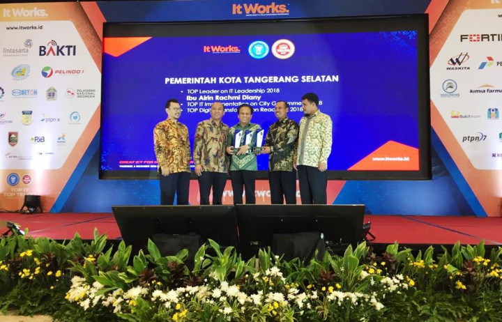 Tangsel Raih Tiga Penghargaan Top IT & Telco 2018