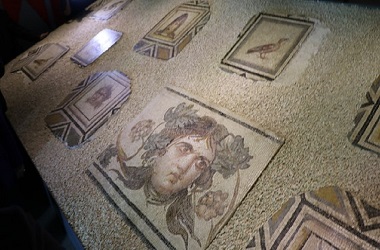 Mosaik Berusia 2.000 Tahun Dikembalikan AS ke Turki