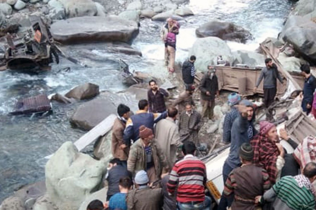 Bus Jatuh ke Jurang di India, 13 Orang Tewas