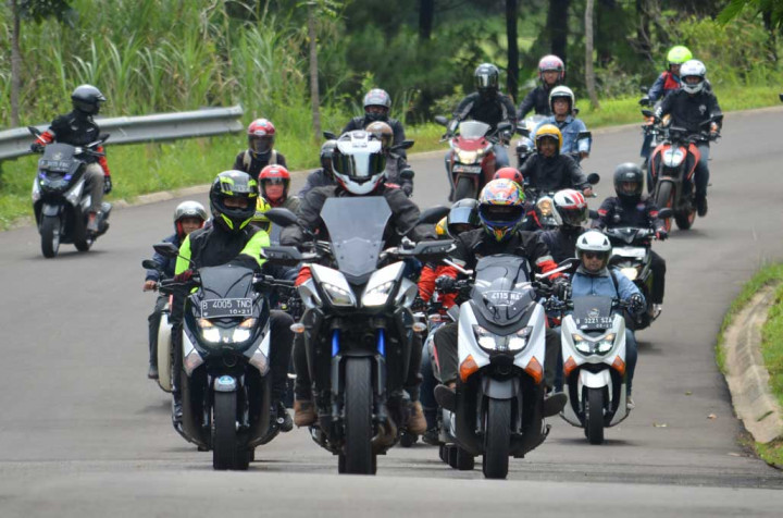Touring Seru Pewarta Otomotif Jelang Akhir Tahun