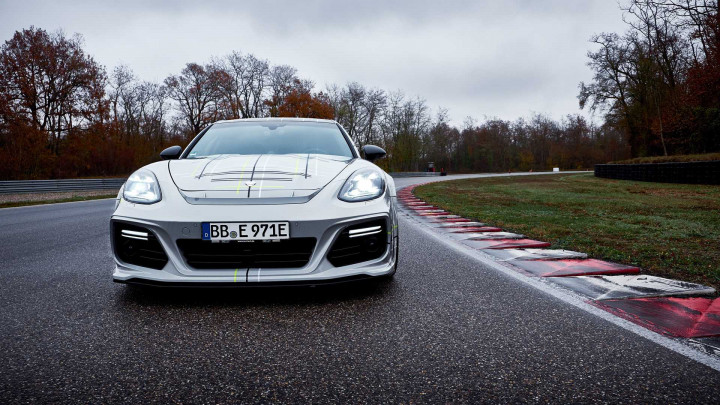 TechArt Dongkrak Performa Porsche Panamera Turbo S E-Hybrid
