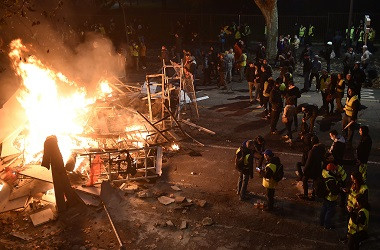 Prancis Kesal Trump Kritik Demo Rompi Kuning