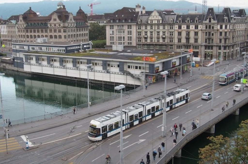 Ilustrasi trem, MI - Ahmad Punto