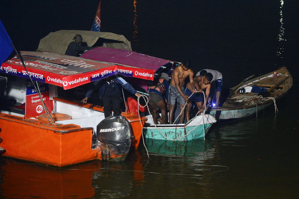 Sebuah Perahu di India Terbalik, Tiga Penumpang Tewas