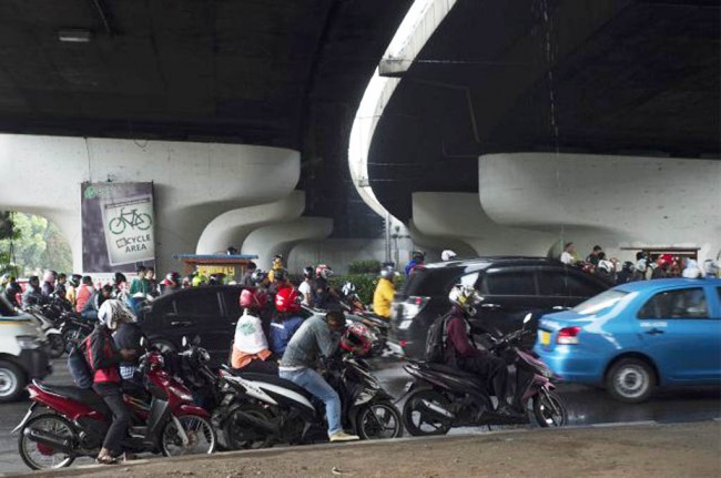 Hindari Berteduh di Underpass Jika Tak Ingin Ditilang