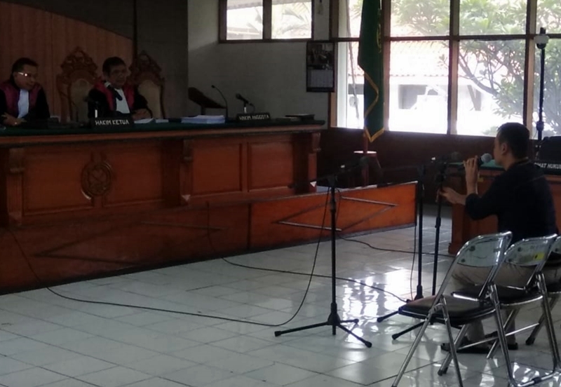 Terdakwa suap Fahmi Darmawansyah menjalani sidang dakwaan di Pengadilan Tipikor Bandung, Jawa Barat. Medcom.id/P. Aditya Prakasa