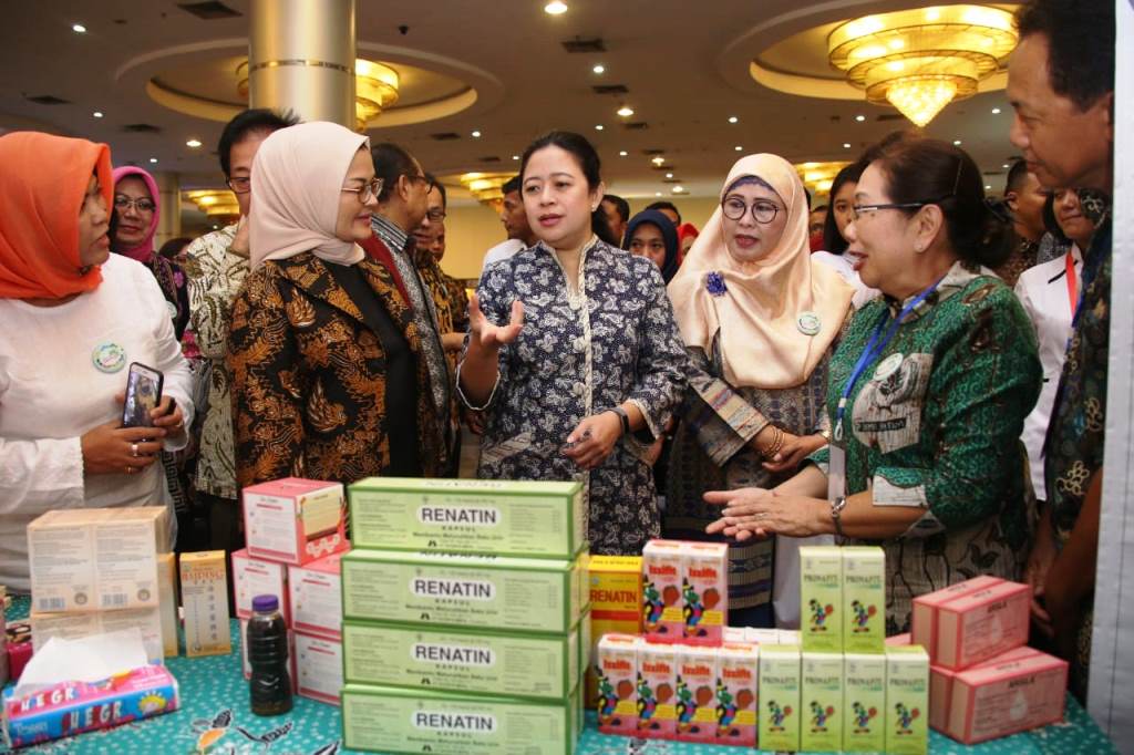Menko PMK Puan Maharani mencanangkan  Gerakan UMKM Jamu Berdaya Saing dan Herbal Indonesia Expo 2018 (Foto:Dok.Kemenko PMK)