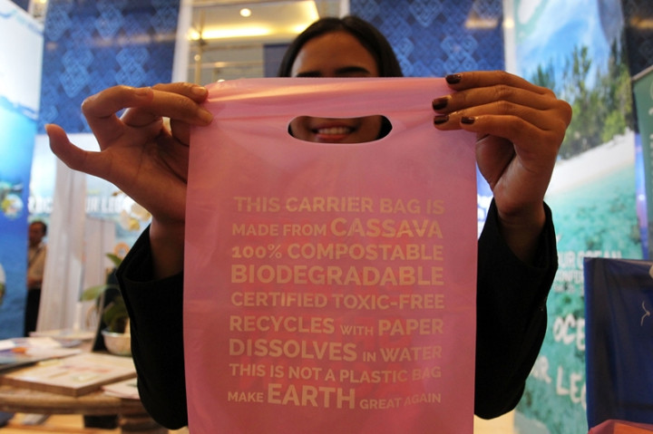 Ritel di Bekasi Diimbau Gunakan Plastik Ramah Lingkungan