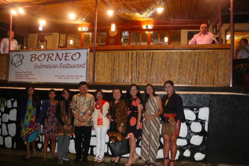 Borneo Cafe menyuguhkan makanan khas Indonesia di Rwanda. (Foto: Dok. KBRI Rwanda).