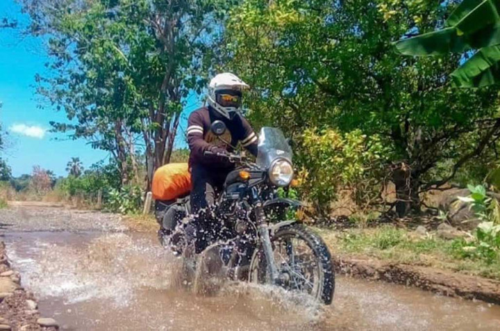 Royal Enfield Himalayan, Trabas Seru Jalur ke Larantuka