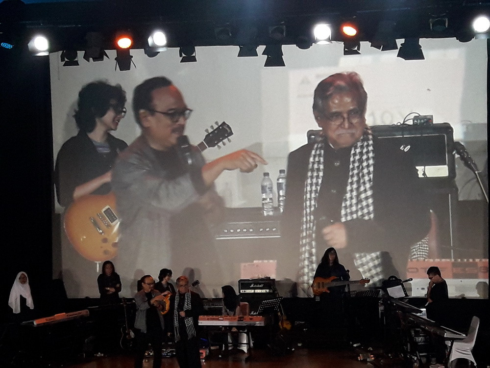 Eros Djarot dalam konser mengenang Debby Nasution (Foto: Medcom/Elang)